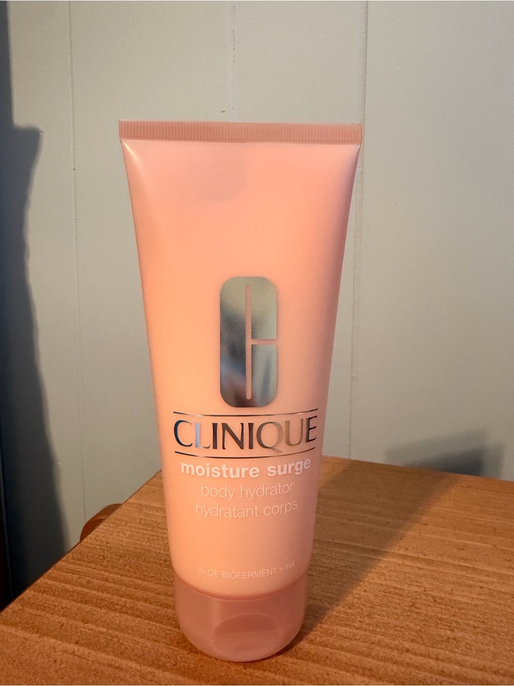 Clinique Moisture Surge Body Hydrator - Soft Pink Tube